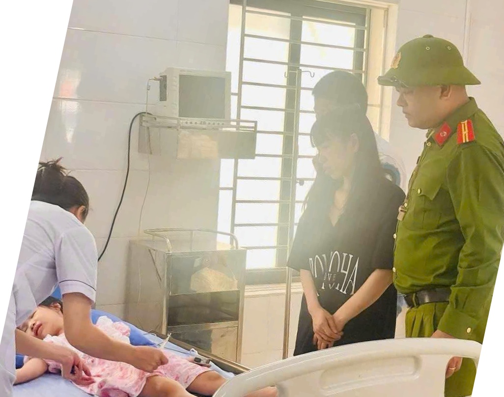 Công an đặc khu Cát Hải: Lái xe ưu tiên đưa cháu bé 5 tuổi đi cấp cứu khi đang chờ phà đi Cát Bà